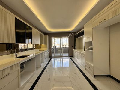 Babil Emlaktan Satılık Yenibeşevlerde Ultra Lüx 4,5+1 Daire