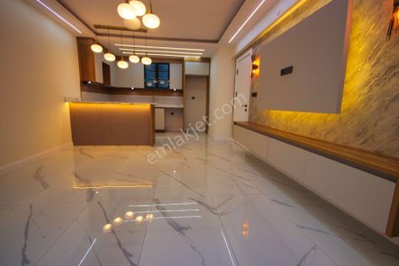 🛑🛑aktiften Akçay Merkez'de Satılık Kaliteyi Zirvede Hissedeceğiniz Arakat 3+1 Daire