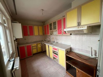 Yaylacık Mah. Merkezi Konumda 3.katta 100 M2 Daire