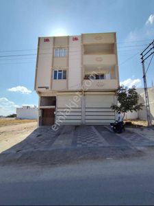 Kopmle Satılık 120 M2 Üç Katlı Cadde Üzeri