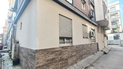 Köşe Konumlu 2+1 Kapalı Mutfaklı Kiracılı Bakımlı Daire