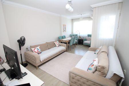 Üçyol Köstence Köprüsü Yakını Genç Binada 2+1 Daire