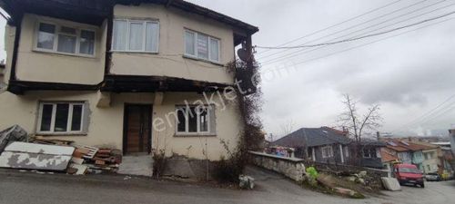 Deniz Yiğit Emlak'tan İstiklal Mahallesinde Satılık 2 Katlı Müstakil Ev