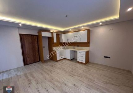 Satılık Yeni Binada Balkonlu Yüksek Giriş 1+1 Daire