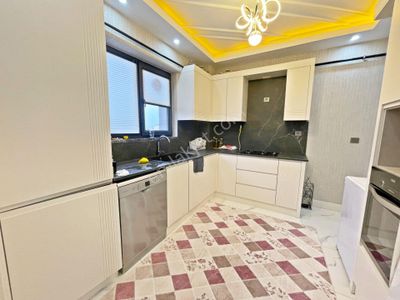 Karacaahmet'te Az Katlı Göbek 2+1! Cam Balkonlu Masrafsız U.lüx