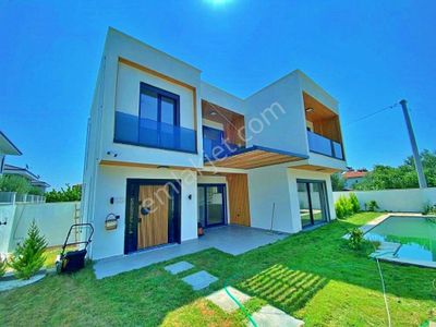 Uytun'dan Güre'de Sauna Yüzme Havuzlu Ultralüx 5+1 Satılık Villa