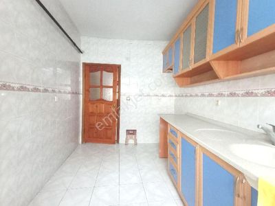 Abdurrahmangazi Mah De 15-20 Yıllık Binada , arakat 3+1