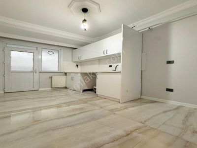 Esenyurt Merkezi Konumda Acil Satılık 2+1 120m2 Balkonlu Daire !