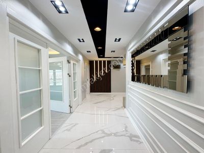 Metrobüse 10 Dk Havuzlu Güvenlikli Site İçi 120m2 Fırsat Daire !