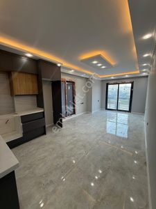 Cumhuriyet Mah.de Özel Yapım 2+1 | Önü Açık