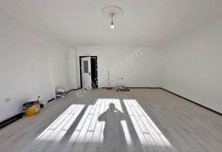 Bilgen Vatan'dan Bademlik Cadde Yakını İçerisi Lüks Yapılı Masrafsız Satılık 3+1 Giriş Kat Ön Cephe