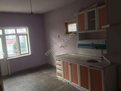 İsa Kavak Gayrimenkul'den Erenköy’de Kiralık 4+1 Daire