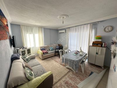 Ürkmez Merkez De Satılık 2+1 Daire Denize 350 M