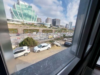 Maltepe Küçükyalı Da E_5 Cephe Harika Konumda 2+1 Birinci Sınıf İşçilik