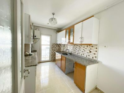 Beykent'te Avantajlı Konumda Çift Cepheli Satılık 2+1 Daire