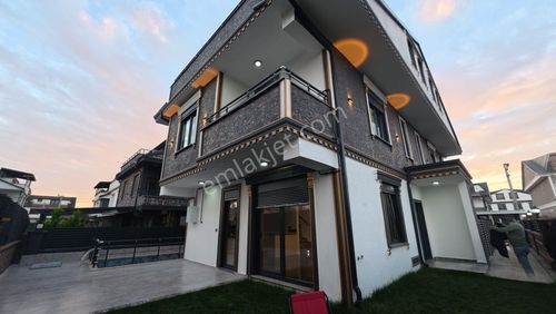 Kocaali De Deniz Ve Havuz Keyfi Bir Arada – Sahil Kenarı Lüks Villa!