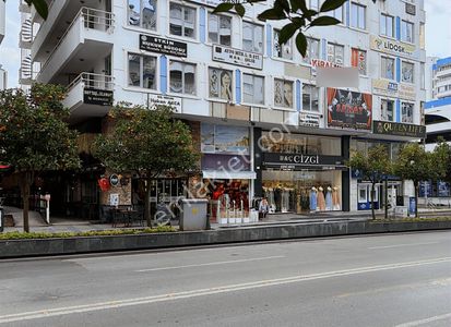 Güllük Caddesi'ne Full Cephe Emsalsiz Yatırımlık 320 M2 Dükkan