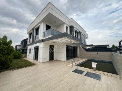 🏡 Altınkum Mahallesi’nde Satılık Müstakil Havuzlu Lüks Villa-102