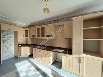 New Life'den Muazzam Konumda Kiralık Geniş 3+1 Daire