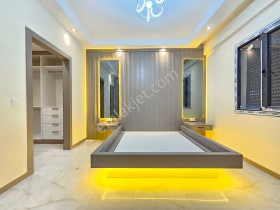 Denizli Karahasanlıda Şehir Hastanesine Yakın Ebebeyn Banyolu 3+1 Lüks Satılık Daire