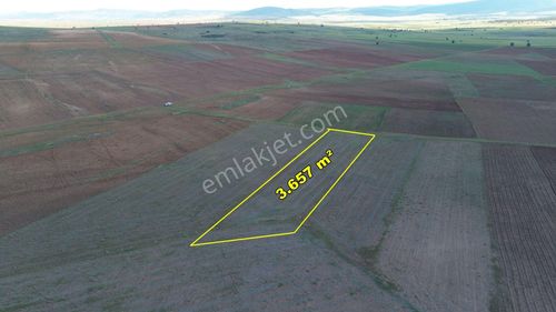 Akören Orhaniye De 3.657 M2 Müstakil Tapulu Tarla