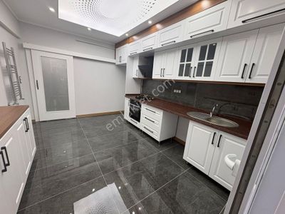 Göral Emlak'tan Süper Lüks Yapılı Mimar Cadesinde 3+1 Bağımsız Ön Cephe Arakat Güney Batı Cepheli