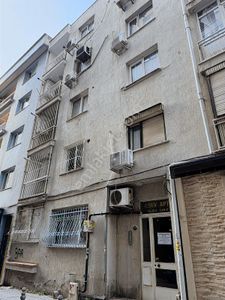 Bornova Küçükparkta Çok İyi Konumda Satılık 3+1 Daire