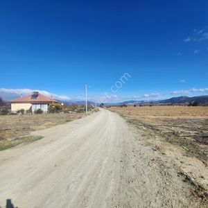 Ev Ve Araç Takasına Uygun Köy Yerleşim Sınırında 30 Dönüm Tarla