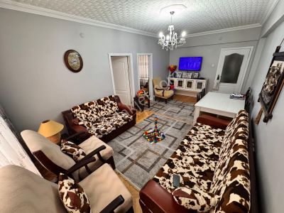 Relax'tan Cadde Üzerinde Full Yapılı Masrafsız 3+1 Acill Satılık