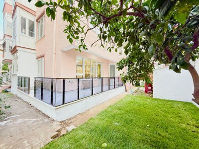 ▶ ▶ Akçay Körfez'den Denize Çok Yakın Bahçeli Merkezi Konumda 2+1 Satılık Daire