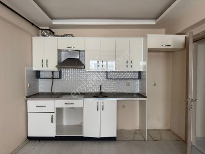 Zeki Emlak'tan Muradiye'de Uygun Fiyatlı 2+1 Satılık Daire