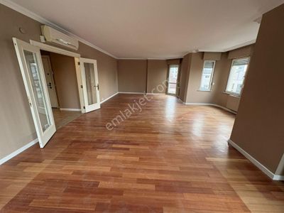 Fenerbahçe Katta Tek 4+1 Kapalı Otoparklı Balkonlu