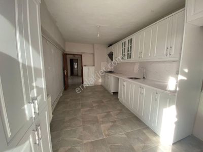 Kalecik Emlak'tan Salı Pazarı Yakını En Üst Katta 3+1 Kilerli