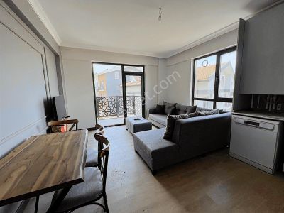 Alaçatı'dan/ara Kat/fiber Altyapı/yerden Isıtma/sıfır Eşyalı 1+1