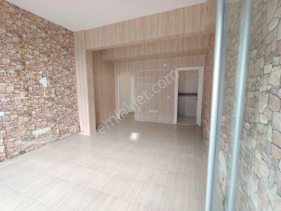 Balçova Bağ Sokak'da Satılık 30 M2 Dükkan