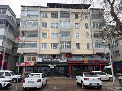 Akçakoca Çınar Caddesine Cephe 3+1 135 M2 Satılık Ara Kat Daire