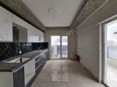 Park & Okul & Cadde Üçgeninde Arakat 2-banyolu Sıfır 3+1 Fırsatı