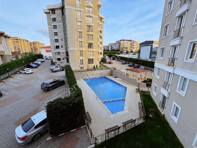 Silivri Yeni Mah. Merkezi Konumda Nezih Sitede 3+1 Ara Kat