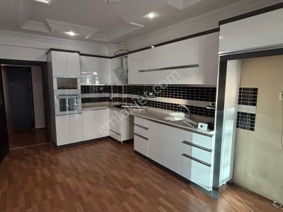 Emin Emlak Satıyor..pirireis Mahallesinde 3+1 Asansörlü 160 M² Fırsat Daire