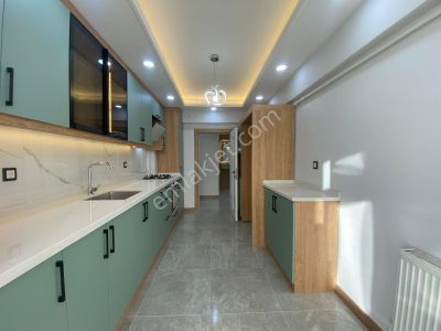 Koza Emlaktan Ertuğrulgazi Mahalesinde Site İçinde Ara Katta Lüxx Yapılı Bağımsız 3+1 Satılık Daire