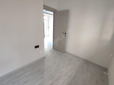 Kuzeyyakada Satılık 2+1 Daire Ara Katta