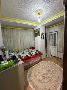 Pendik Fatih Mah. Çok Kullanışlı Çift Balkonlu Arakat Satılık 2+1 Daire