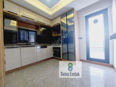 Denizden Akçayda Öncephe Arakat Kapalı Otoparklı Satılık 3+1 Daire.