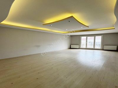 Nes Yapı'dan Güzelyurt'ta Şehir Manzaralı Dekorlu Balkonlu 2+1 Satılık Arakat Daire