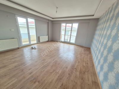 Delux'den Hürriyet Mah.'de Mükemmel Konumda Arakat 3+1 Daire