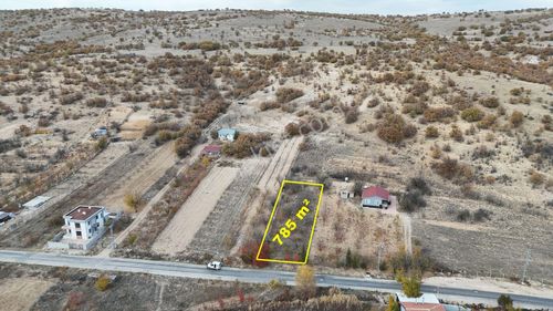 Konya / Meram / Çomaklar Mahallesinde 785 M² Müstakil Tapulu Tarla