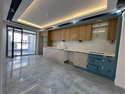 Tuncay Kartal'dan Çamlıca Mh De Birlik Caddesi Yaını 160 M2 3+1