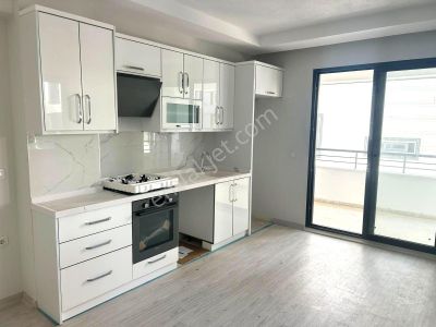 Yükselden Kadıköyde Ön Cephe Doğalgazlı Geniş Sıfır 1+1 Daire