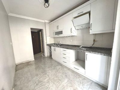 Mutlukent Akarsu Blokları'nda Tadilatlı - Ara Kat - Kiralık 3+1