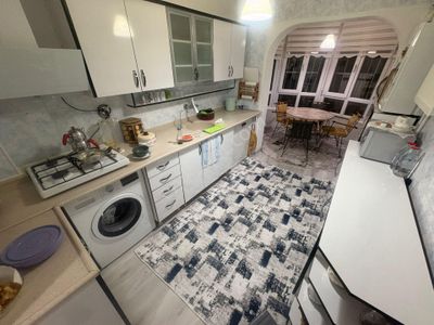 Hayal^den Pınarbaşı Mh^de Merkeze Yakın Yapılı Kat Konumunda 3+1 Bağımsz Daire